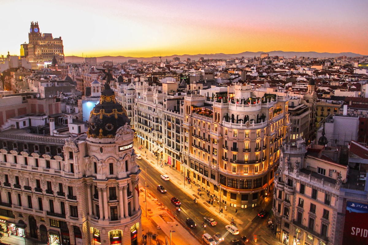Barcelona · Contacto · Think it Legal